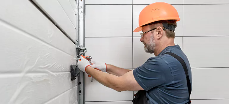 Commercial Garage Door Repair in Gravenhurst, ON