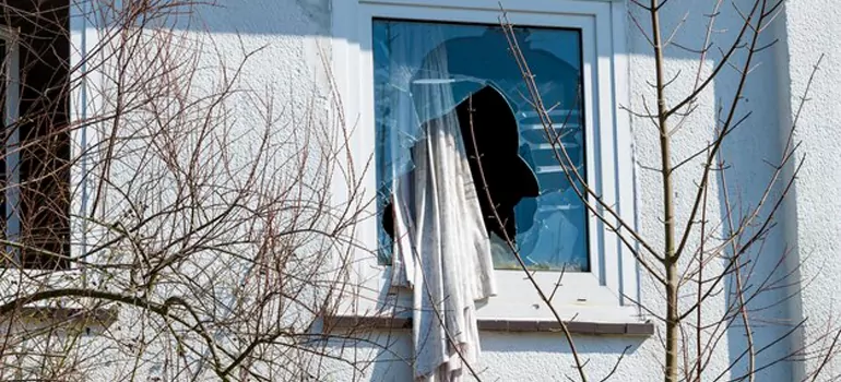 Storm Window Installation Contractors in Gravenhurst, ON