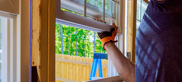 >Bay Window Curtain Rail Track in Gravenhurst, ON