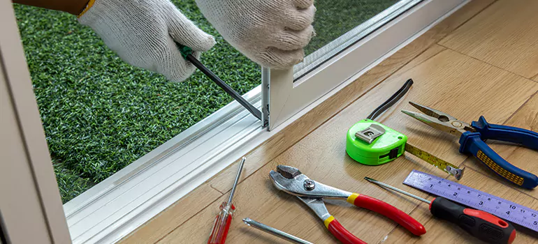 Window Hinge Repair in Gravenhurst, ON